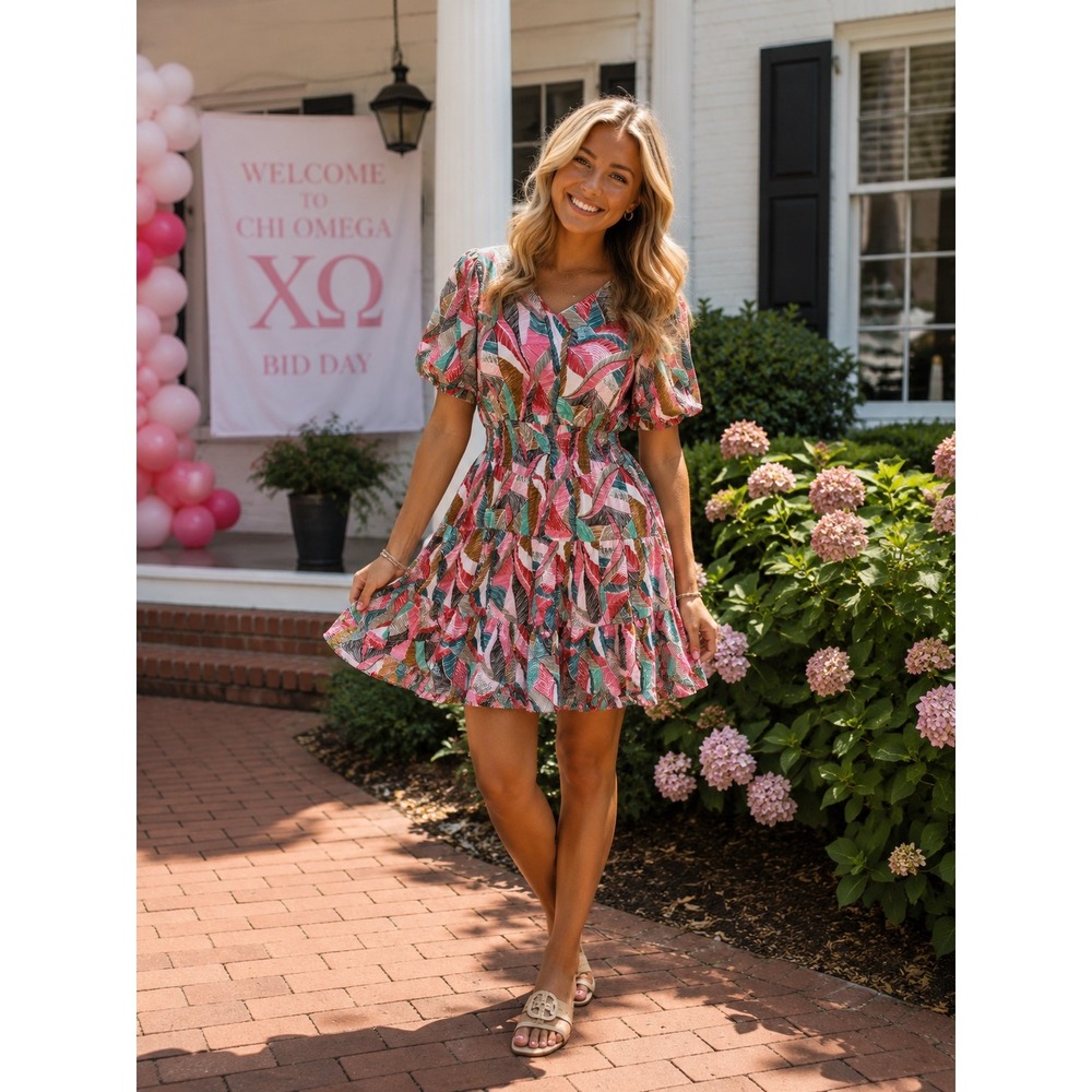Hayden Los Angeles Abstract Tropical Leaf Smocked Mini Dress Pink M HY8133 X8 - Picture 2 of 9
